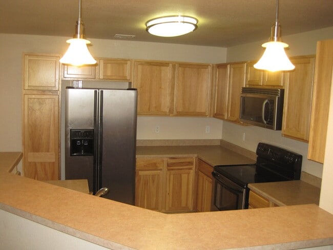 Building Photo - Spacious Top-Floor Condo in Las Casas at Broadmoor Bluffs | 2 Bed / 2 Bath + Garage, Very close t...