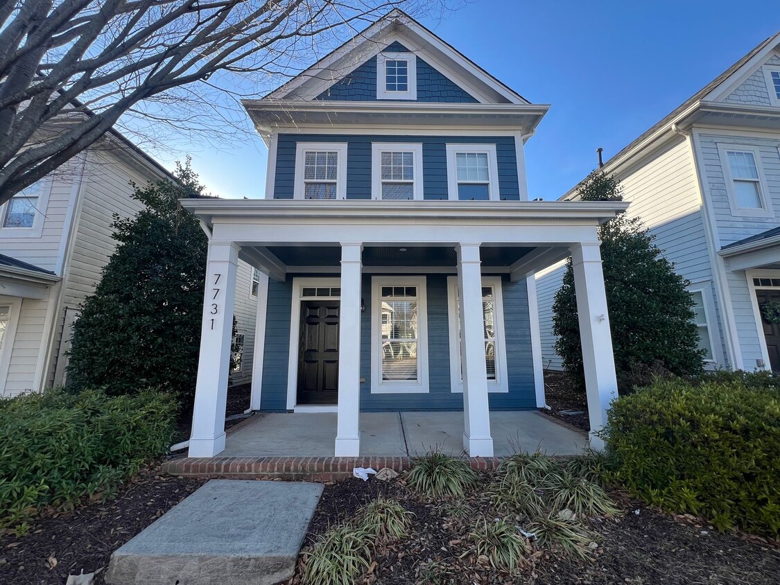 Foto principal - Stunning 3BD, 2.5BA Raleigh Home Located i...