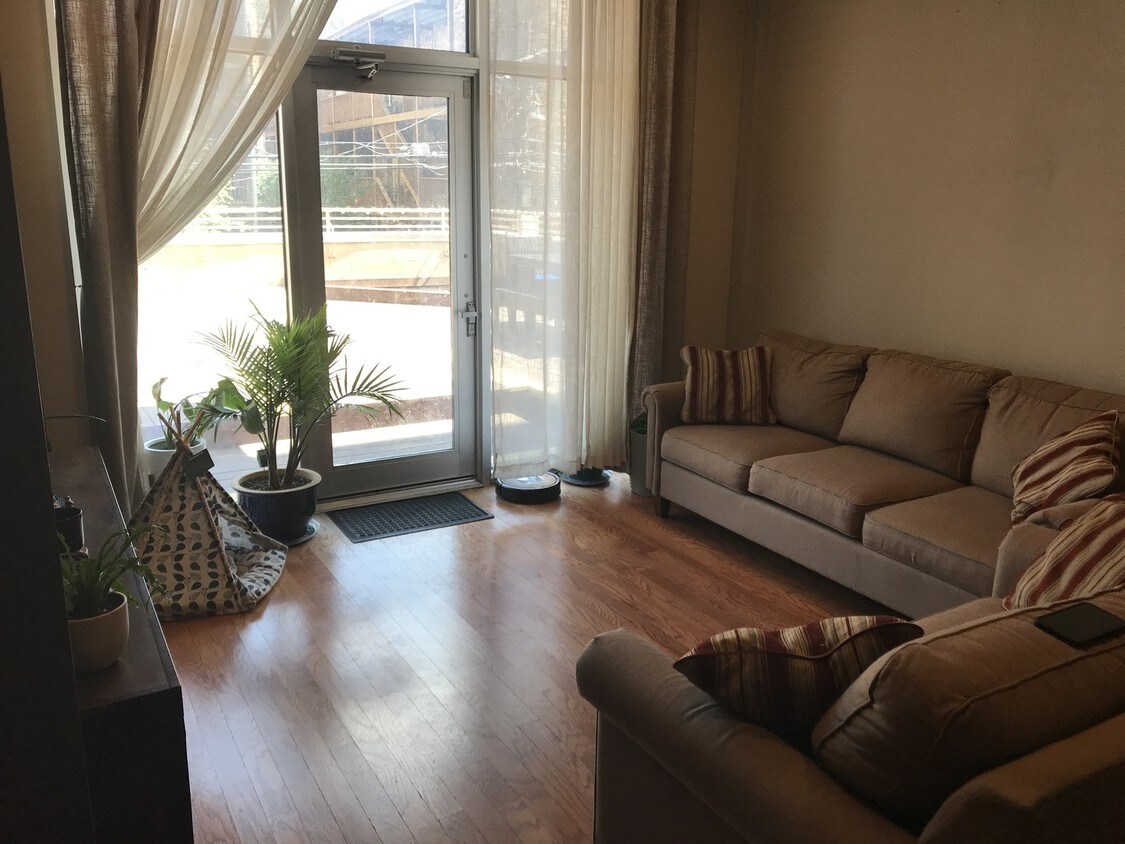 Foto principal - 1550 W Cornelia Ave