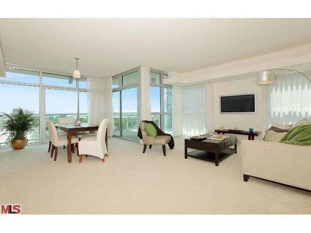 Primary Photo - 13700 Marina Pointe Dr