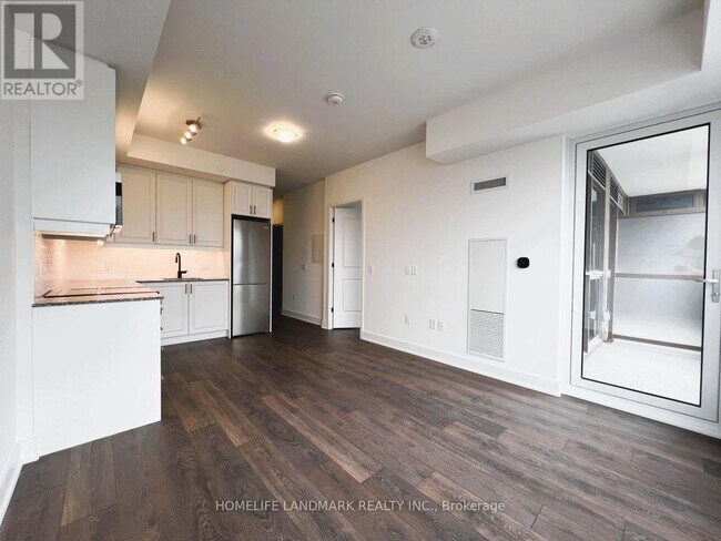 Photo du bâtiment - 2343 Khalsa Gate