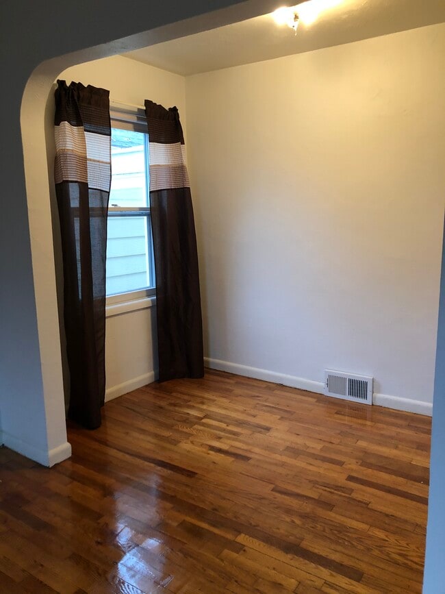 Dining Room - 1413 34th Ave