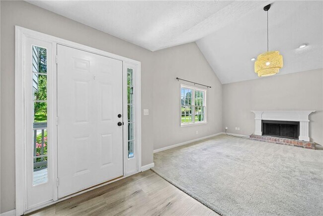 Foto del edificio - 5590 Princeton Oaks Dr