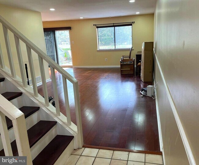 Building Photo - 204 Clover Hill Ct