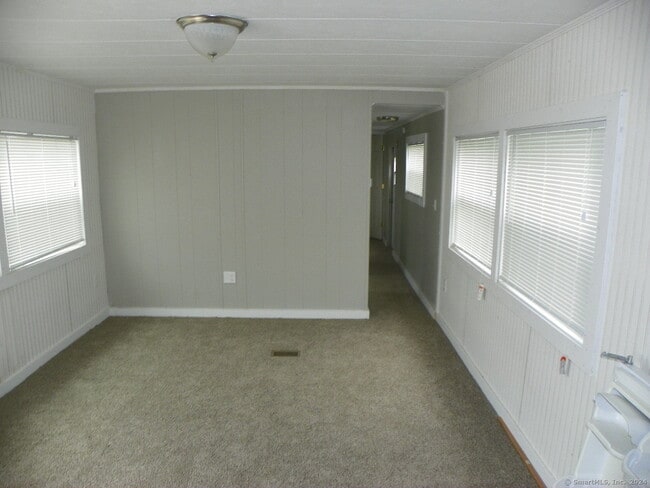Building Photo - 22 Terrace Dr