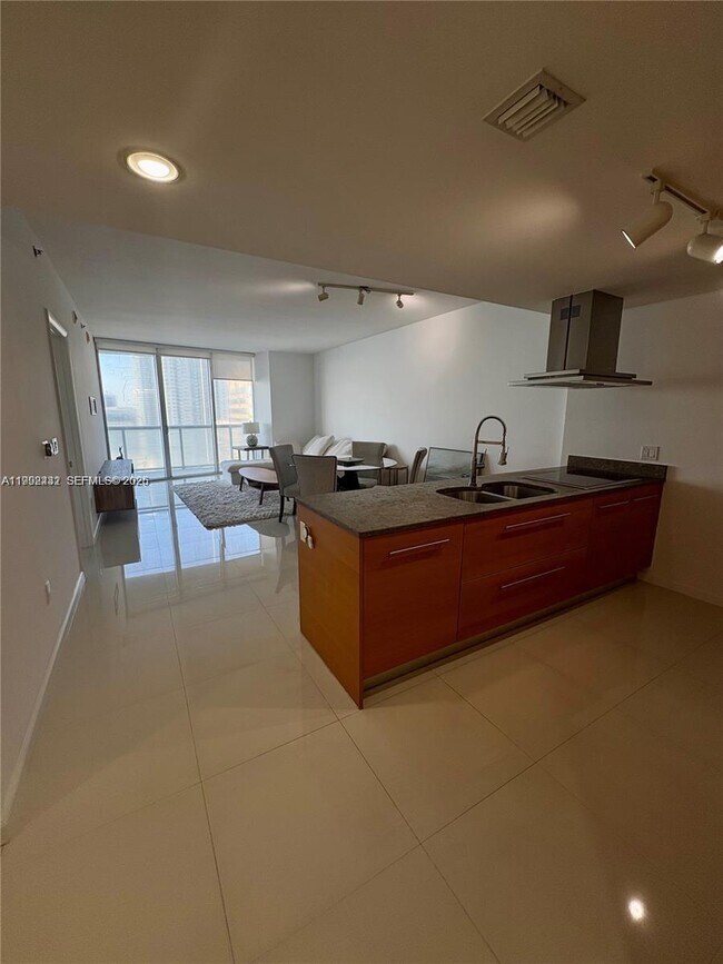 Foto del edificio - 495 Brickell Ave