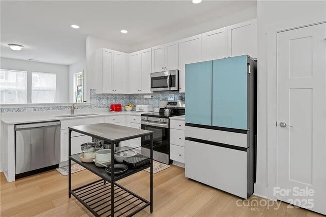 Building Photo - 212 Rockrose Ct
