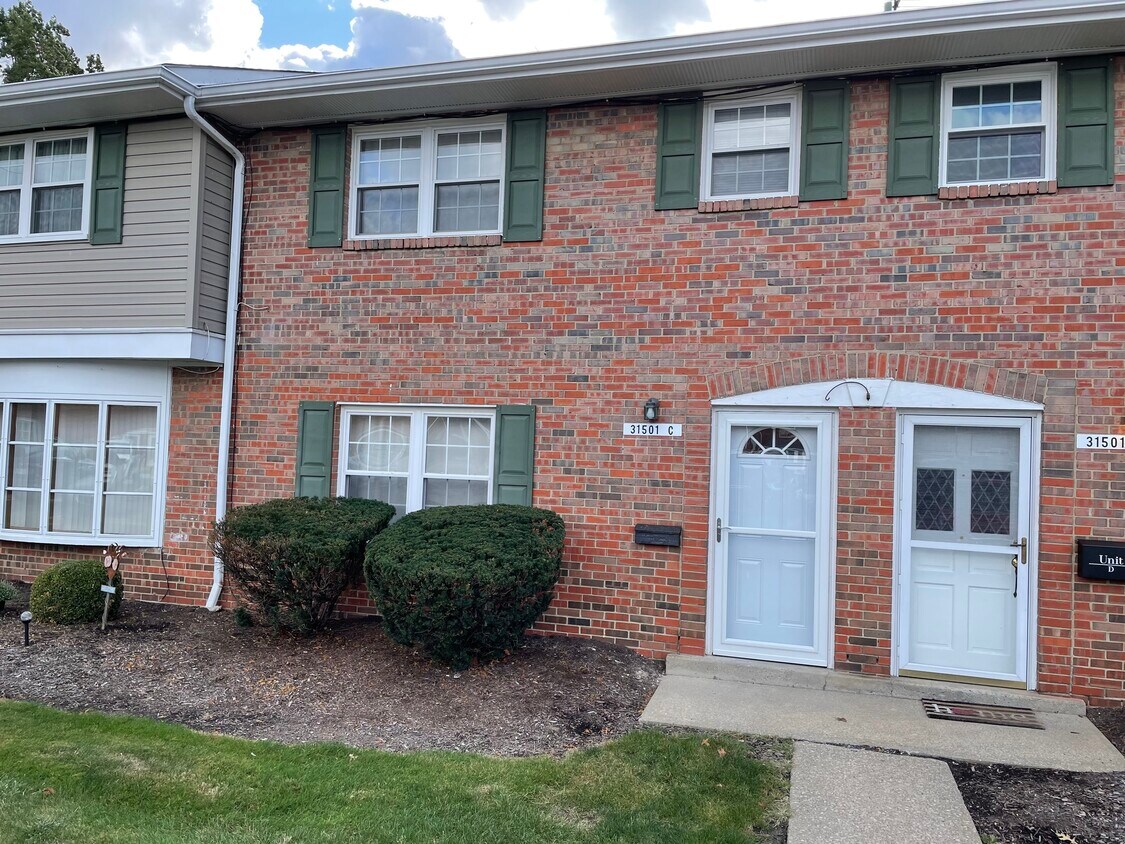 Primary Photo - 31501 N Marginal Dr