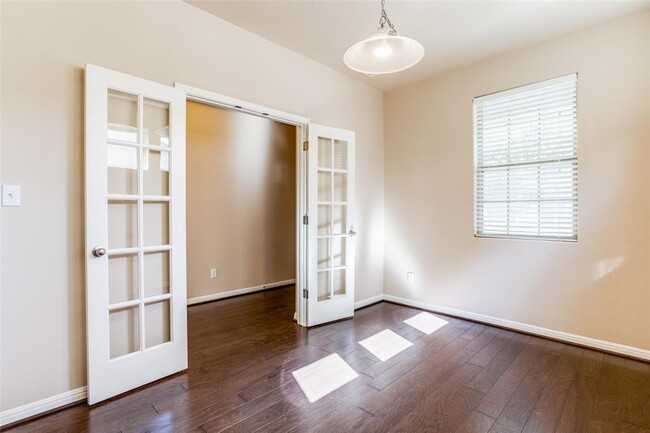 Building Photo - 6235 Aviara Dr
