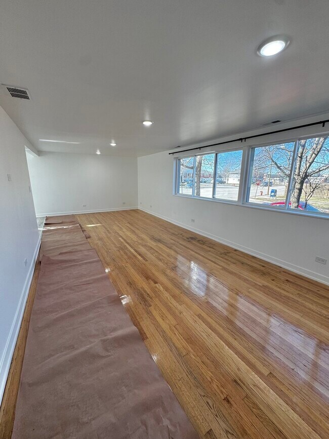 Building Photo - 4656 W 87th St