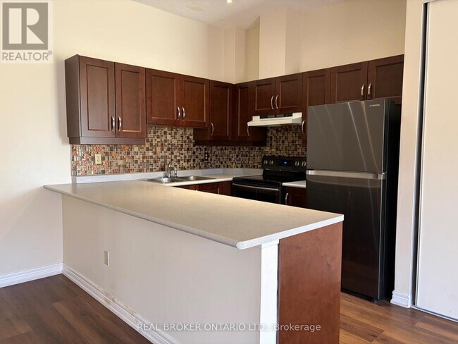 Photo du bâtiment - 4140 Foxwood Dr
