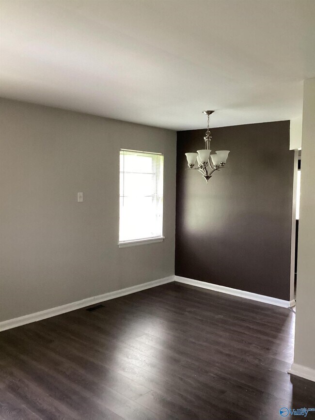 Foto del edificio - 2408 Whitesburg Dr