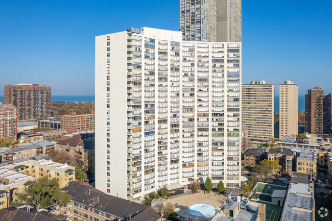 Building Photo - Lake Park Plaza