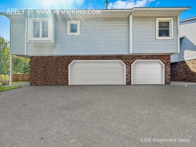 Foto del edificio - 2br 2.5ba 2cg ~ Security Deposit Free Alte...