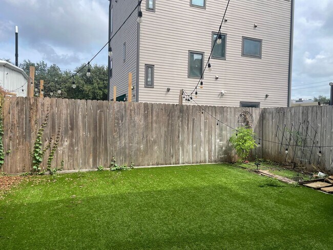 Foto del edificio - 1211 Marconi St