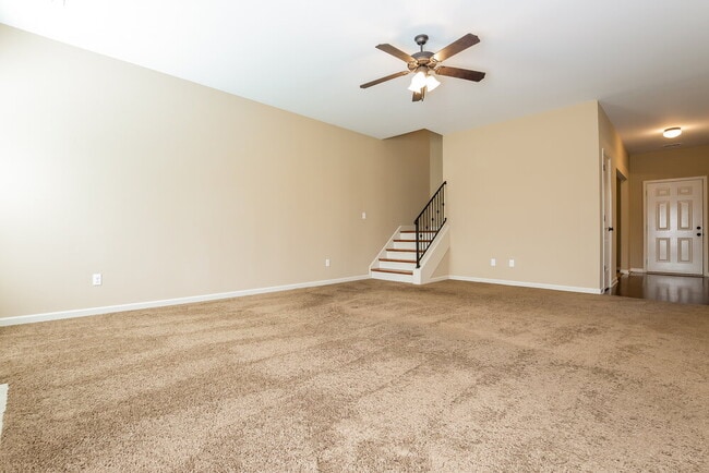 Building Photo - 6057 Vera Ln