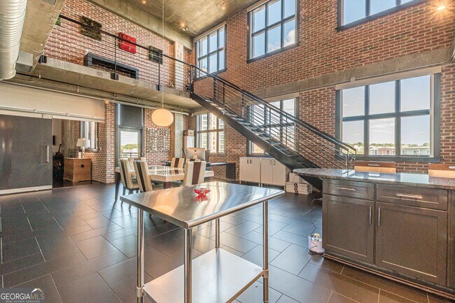 Foto del edificio - 640 Glen Iris Dr NE
