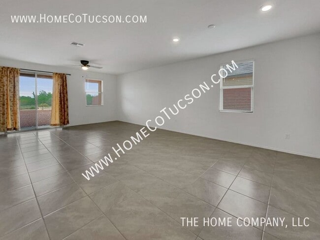 Building Photo - 5618 W Monterey Dr