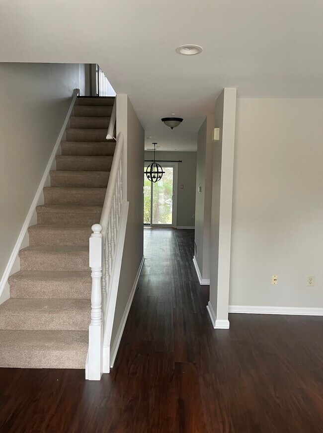 Foto del edificio - 696 Metro Ct