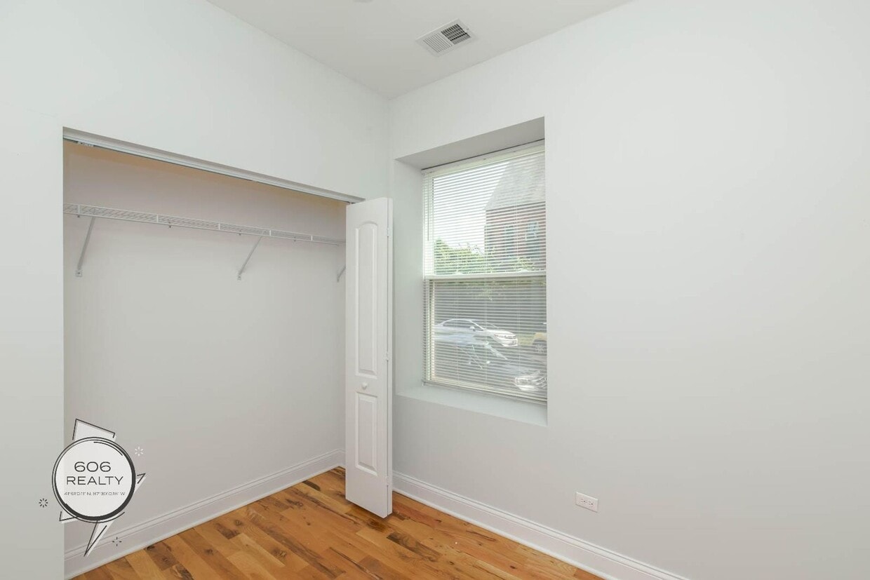 Building Photo - 1501 N Talman Ave
