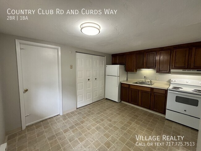 Foto del edificio - 671 Country Club Rd