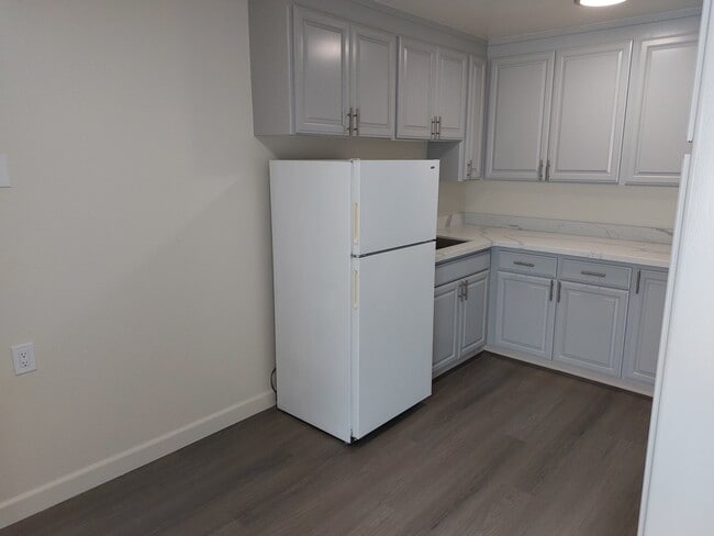 Building Photo - 1100 Ranchero Way