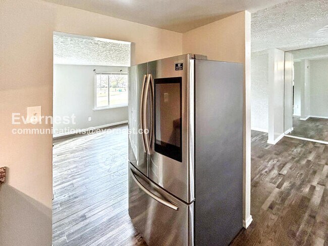 Foto del edificio - 6418 McLean St