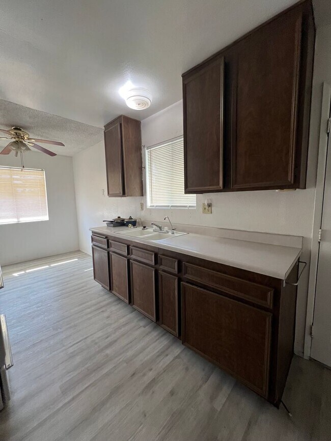 Building Photo - Cozy Two Bedroom One Bathroom Home in Hemet 55+ Community