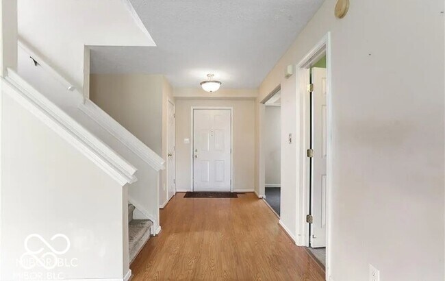 Foto del edificio - 4344 Teakwood Ln