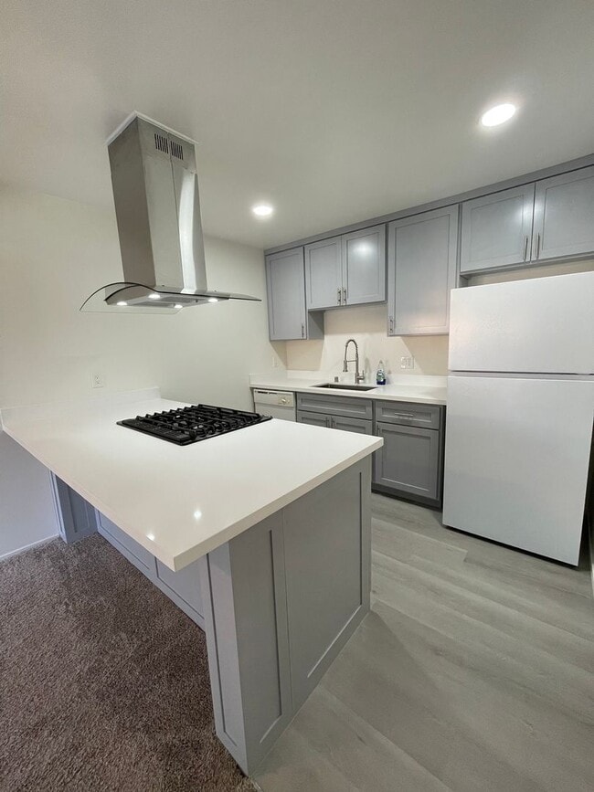 Foto del edificio - Move-In Ready 2-Bedroom Duplex with Modern...