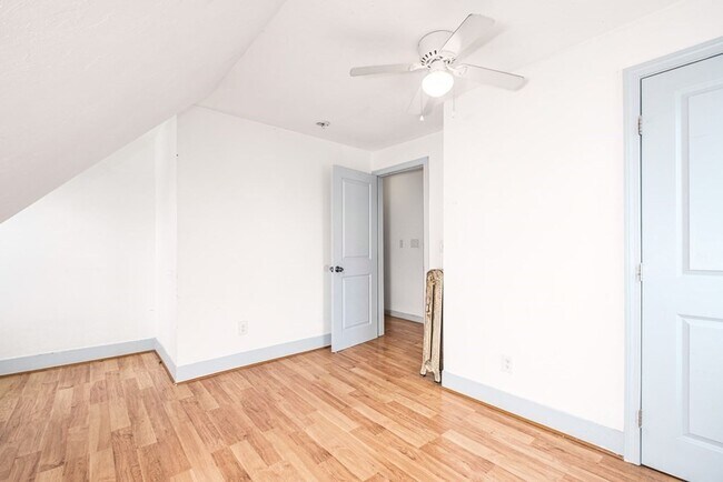 Building Photo - 4bed 2bath in Waltham 9/1