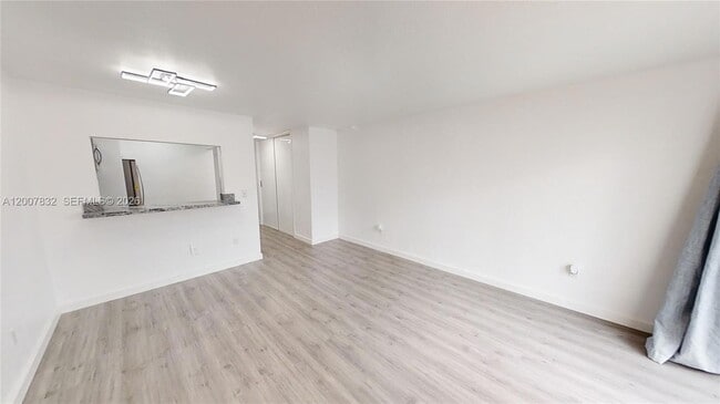 Photo - 1441 Lincoln Rd Apartment