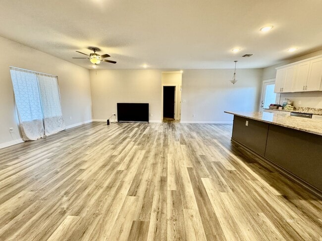 Building Photo - 860 S Flagstone Wy