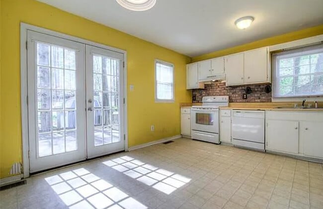 Building Photo - 4816 Junilla Ln