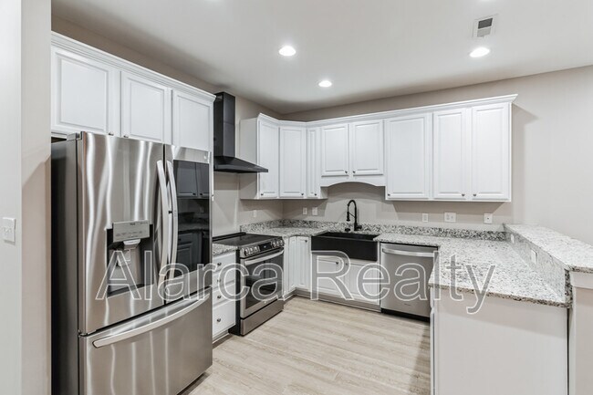 Foto del edificio - 111 Sherman Oaks Ln