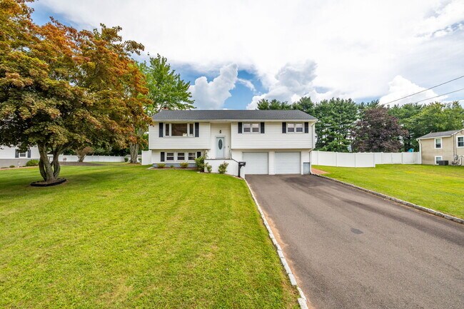 Building Photo - 260 Diane Dr