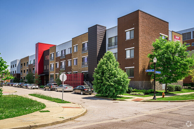 Building Photo - The Quad