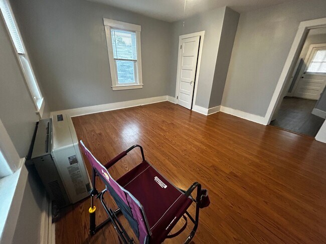 Building Photo - $1475/mo - 1 Bedroom on the Second Floor w...