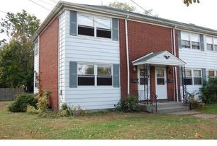 Primary Photo - 710 Cedar St