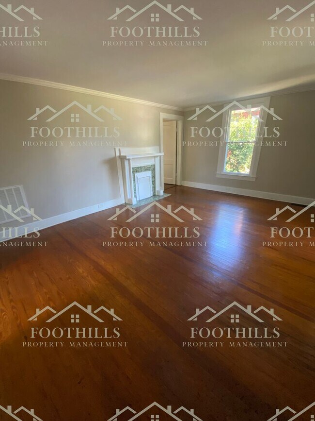 Foto del edificio - Newly Renovated 3-Bedroom Home in Downtown...