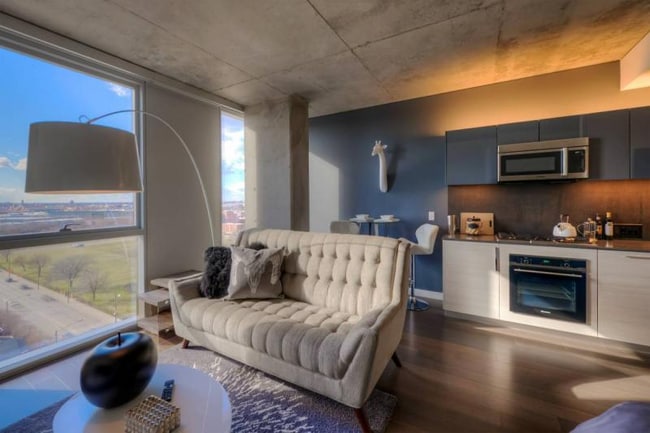 Building Photo - 745 W Division St