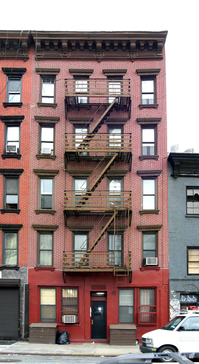 Foto del edificio - 311 W 21st St