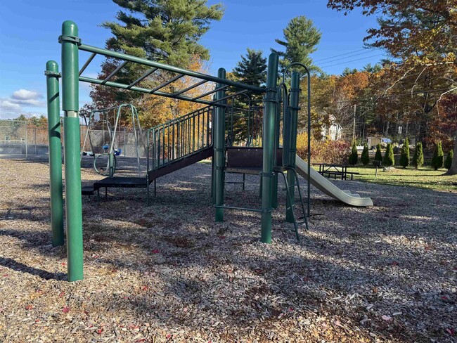 Building Photo - 136 Mammoth Rd