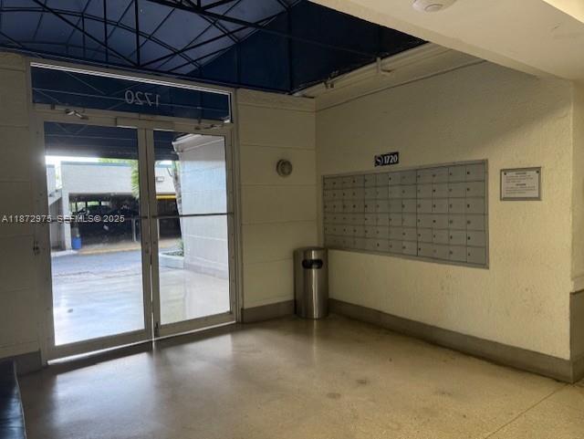 Building Photo - 1720 NW N River Dr