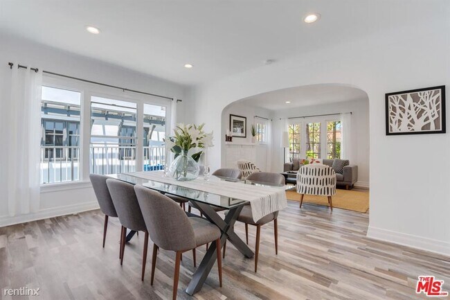 Foto del edificio - 2 br, 1 bath House - 533 N Poinsettia Pl