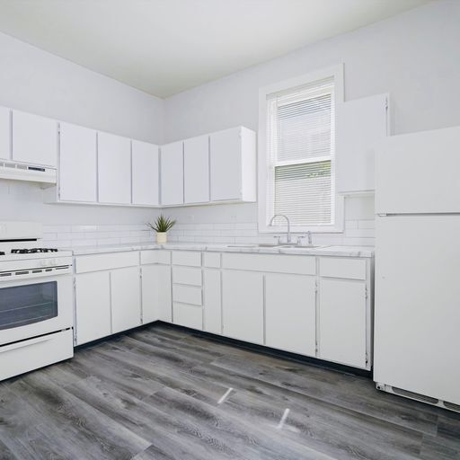 Foto del edificio - 11838 S Lowe Ave