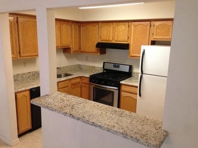 Building Photo - 303 Trinity Ct