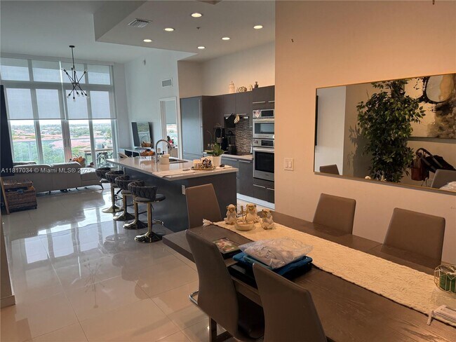 Foto del edificio - 7825 NW 107th Ave