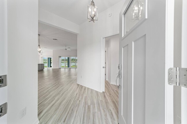 Building Photo - 6244 Hannan Lp