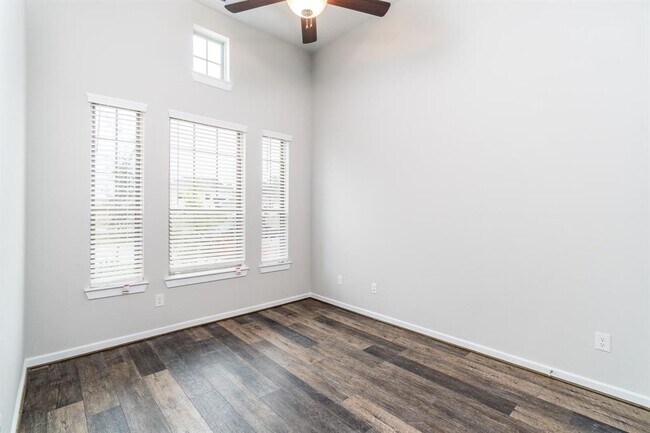 Foto del edificio - 27054 Golden Knoll Dr